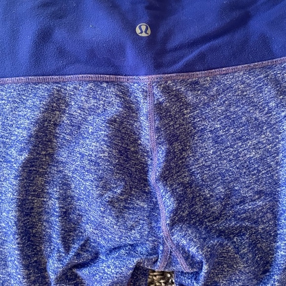 Size 6 lululemon crops - Picture 2 of 4